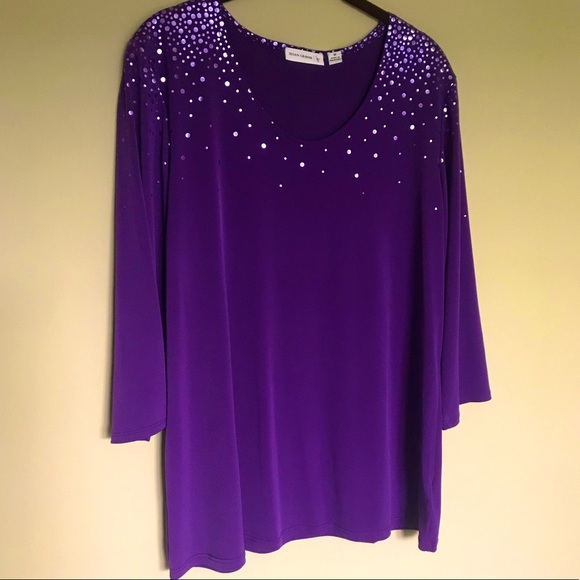 Susan Graver Tops - Susan Graver liquid knit scoop neck top with border sparkles